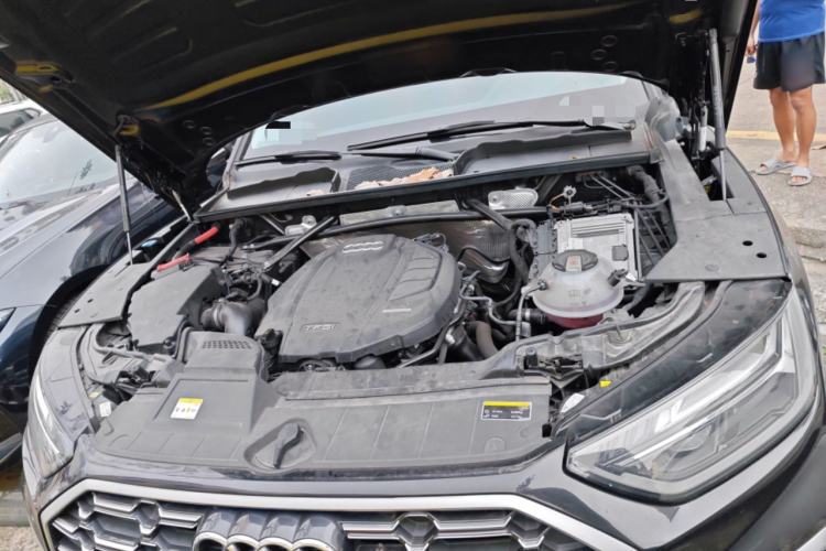 Used Audi Q5L 2022 Updated 40T Luxury Dynamic Edition Engine Bay