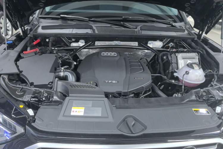 Used Audi Q5L 2022 Updated 40T Luxury Dynamic Edition Engine Bay