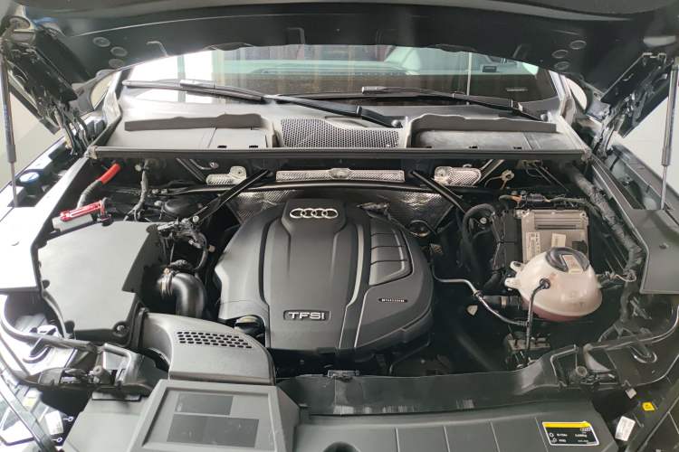 Used Audi Q5L 2022 Updated 40T Luxury Dynamic Edition Engine Bay