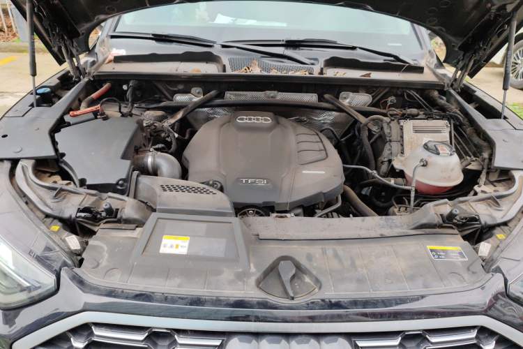 Used Audi Q5L 2022 40T Fashionable and Dynamic Model Engine Bay