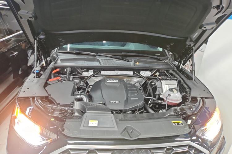 Used Audi Q5L 2022 40T Luxury Dynamic Model Engine Bay