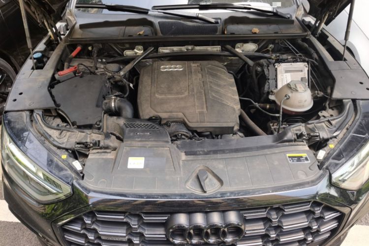 Used Audi Q5L 2022 Updated 40T Luxury Dynamic Edition Engine Bay
