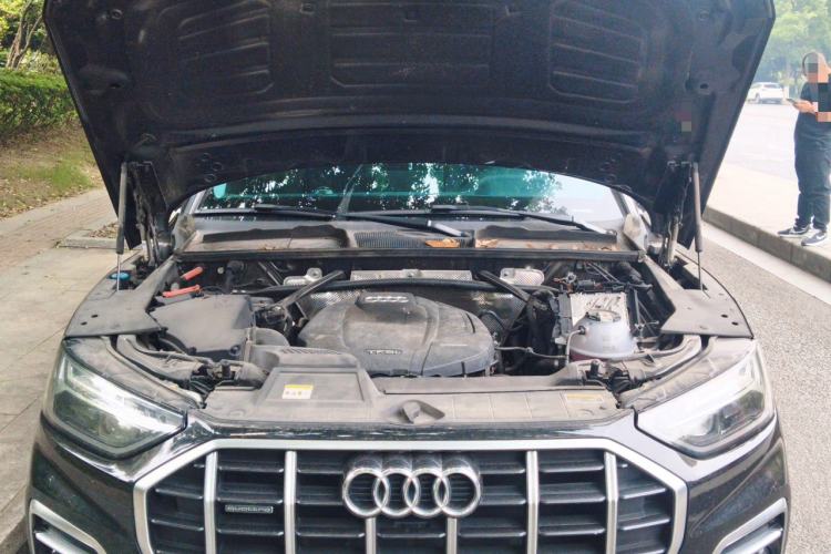 Used Audi Q5L 2022 45T Luxury Elegant Model Engine Bay