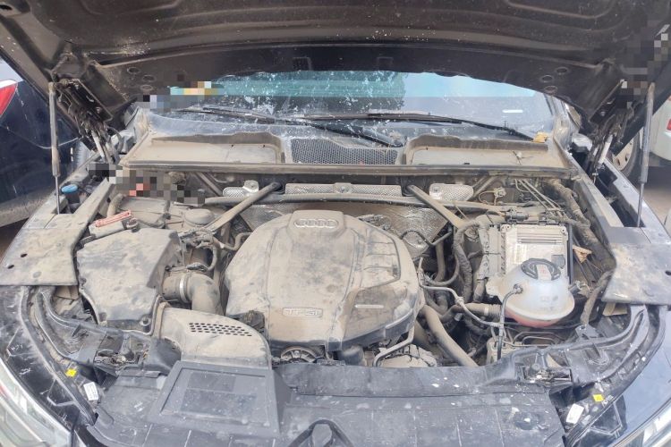 Used Audi Q5L 2022 40T Fashionable and Dynamic Model Engine Bay