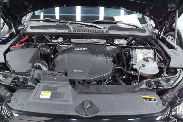 Used Audi Q5L 2022 Updated 45T Prestige Dynamic Edition Engine Bay