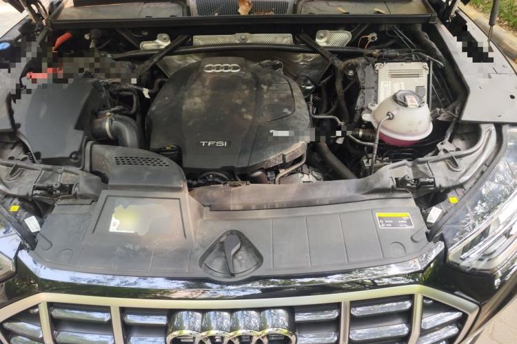 Used Audi Q5L 2022 40T Luxury Elegant Model Engine Bay