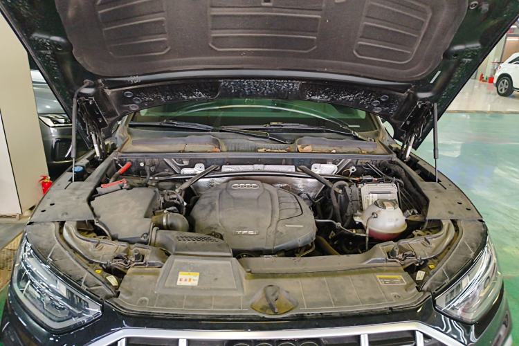 Used Audi Q5L 2022 Updated Version 40T Luxury Elegant Edition Engine Bay