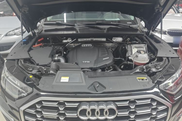 Used Audi Q5L 2022 40T Fashionable and Dynamic Model Engine Bay