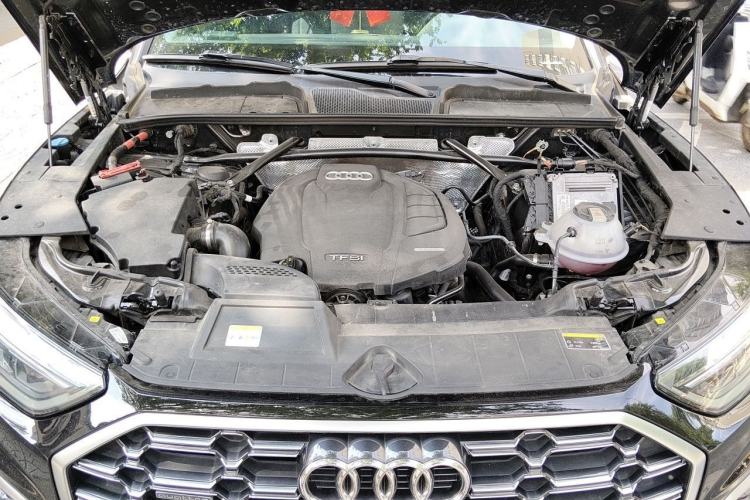 Used Audi Q5L 2022 40T Fashionable and Dynamic Model Engine Bay