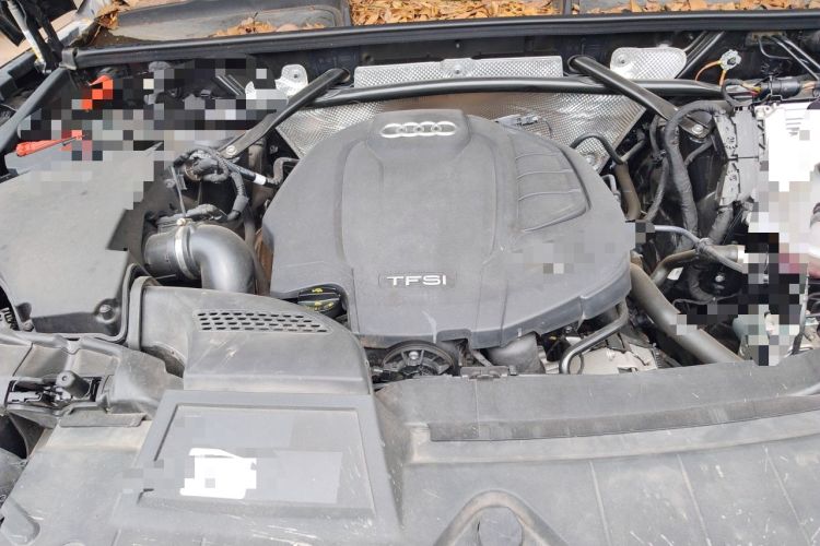 Used Audi Q5L 2022 40T Fashionable and Dynamic Model Engine Bay