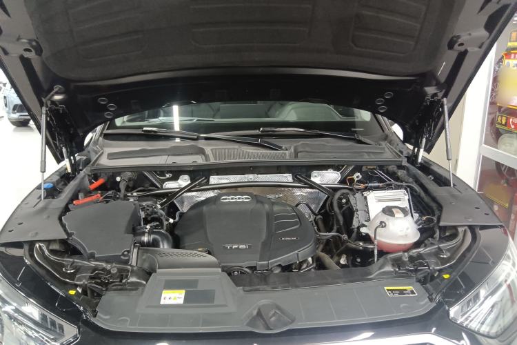 Used Audi Q5L 2022 Updated 40T Luxury Dynamic Edition Engine Bay
