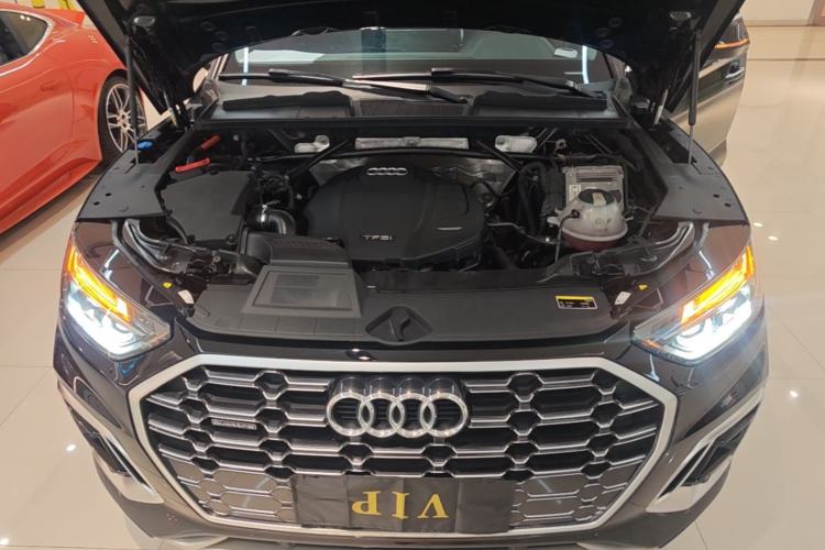 Used Audi Q5L 2022 Updated 40T Luxury Dynamic Edition Engine Bay
