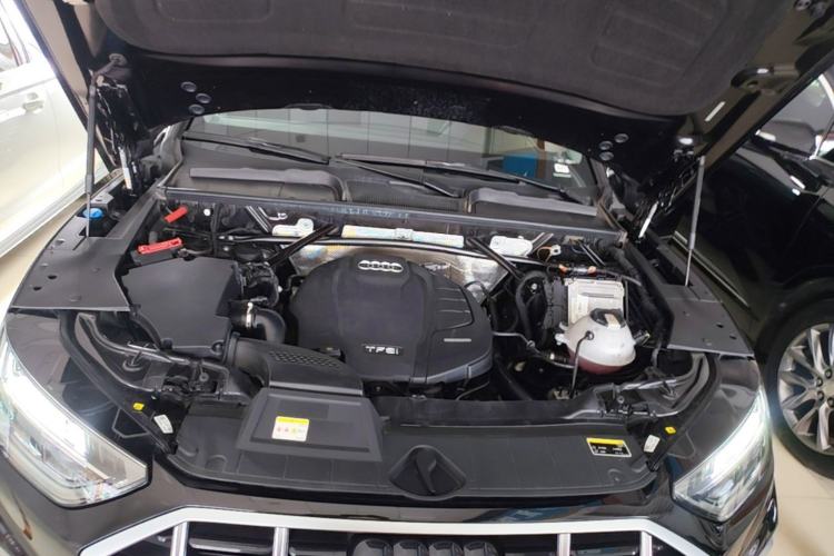 Used Audi Q5L 2022 Updated Version 40T Luxury Elegant Edition Engine Bay
