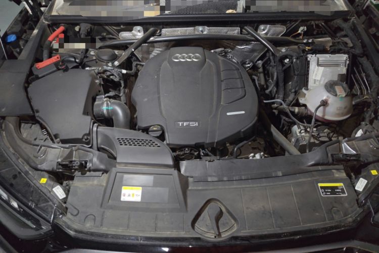 Used Audi Q5L 2022 40T Luxury Dynamic Model Engine Bay