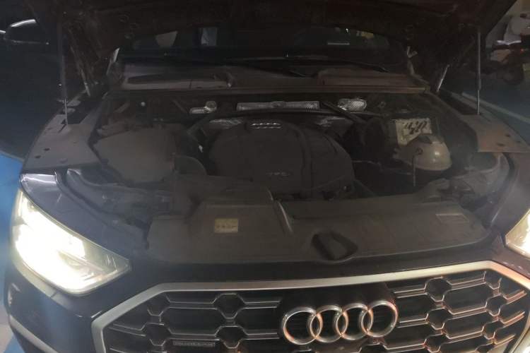 Used Audi Q5L 2022 Updated 45T Prestige Dynamic Edition Engine Bay