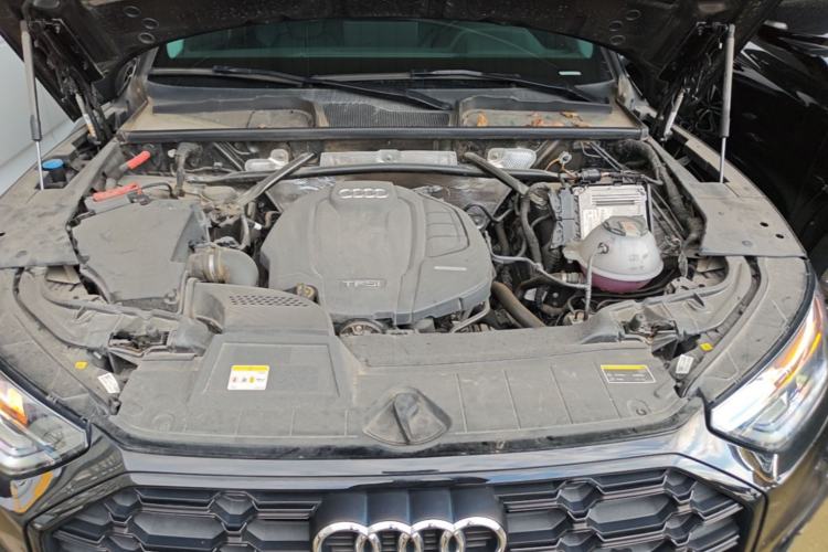 Used Audi Q5L 2022 40T Fashionable and Dynamic Model Engine Bay