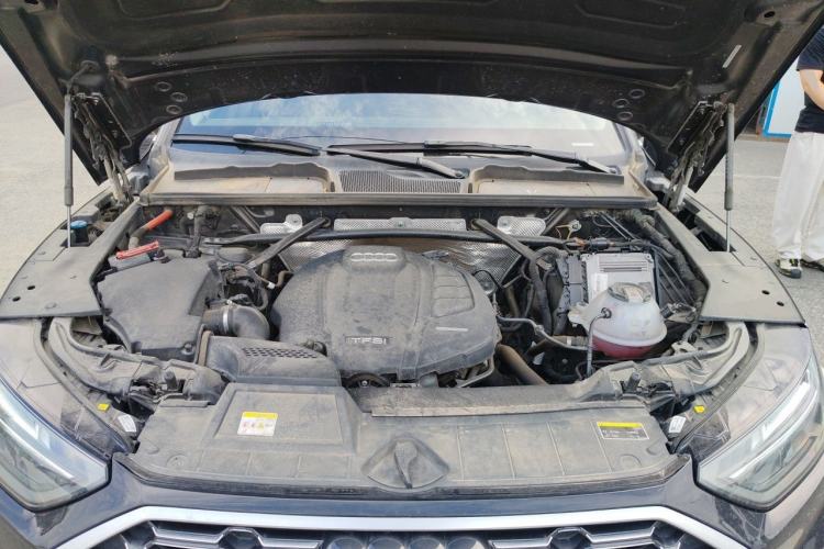 Used Audi Q5L 2022 Updated 40T Luxury Dynamic Edition Engine Bay