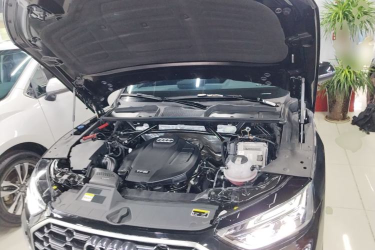 Used Audi Q5L 2022 Updated 40T Luxury Dynamic Edition Engine Bay