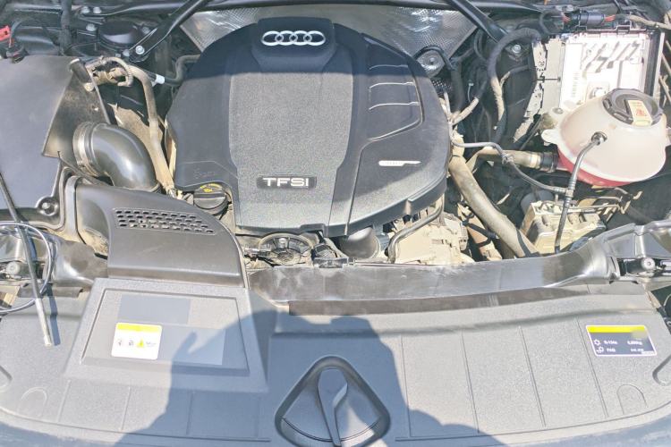Used Audi Q5L 2022 45T Luxury Dynamic Model Engine Bay