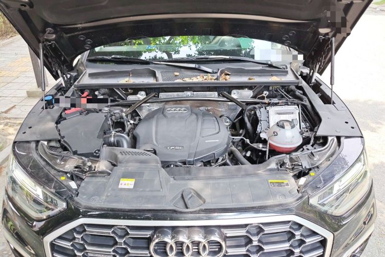 Used Audi Q5L 2022 40T Fashionable and Dynamic Model Engine Bay