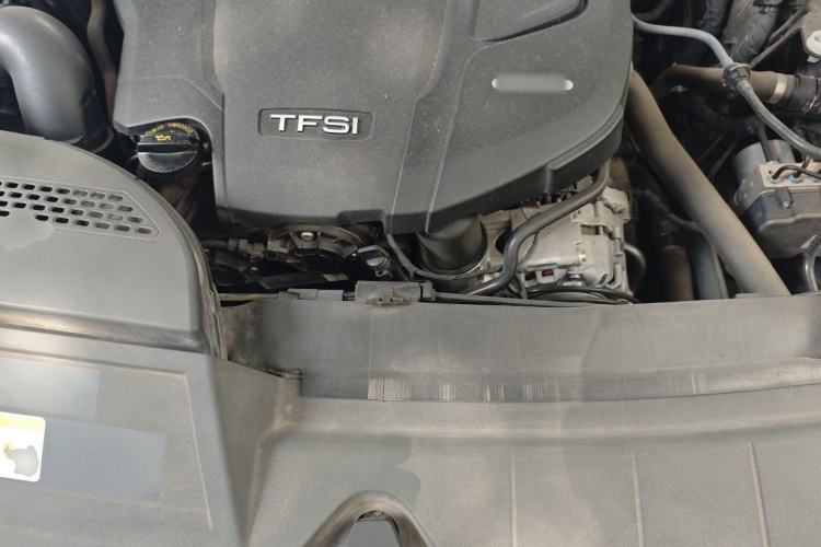 Used Audi Q5L 2022 40T Fashionable and Dynamic Model Engine Bay