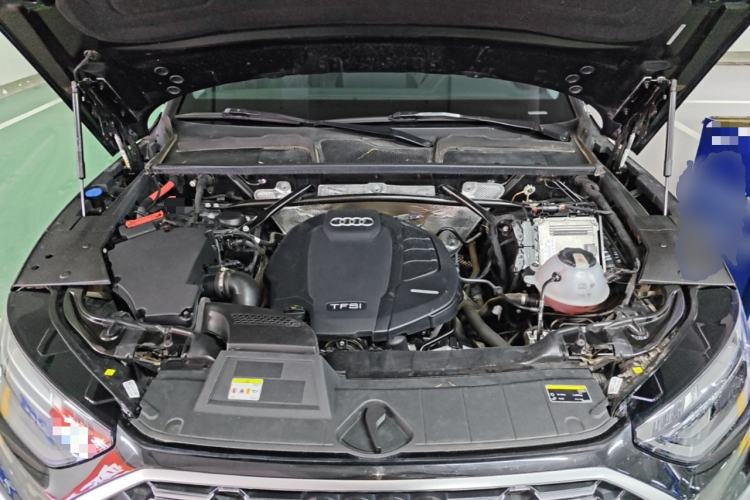 Used Audi Q5L 2022 40T Luxury Dynamic Model Engine Bay