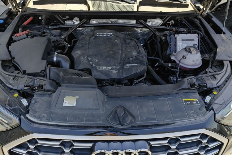 Used Audi Q5L 2022 40T Fashionable and Dynamic Model Engine Bay