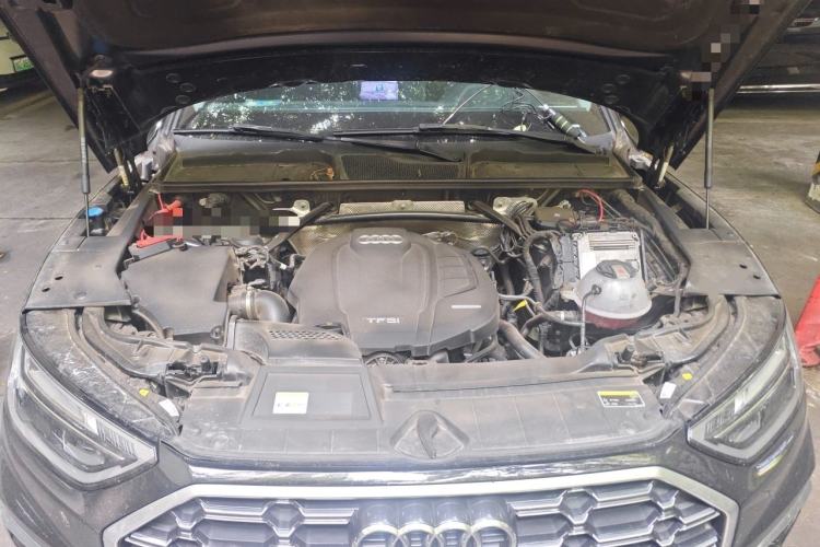 Used Audi Q5L 2022 Updated 40T Luxury Dynamic Edition Engine Bay