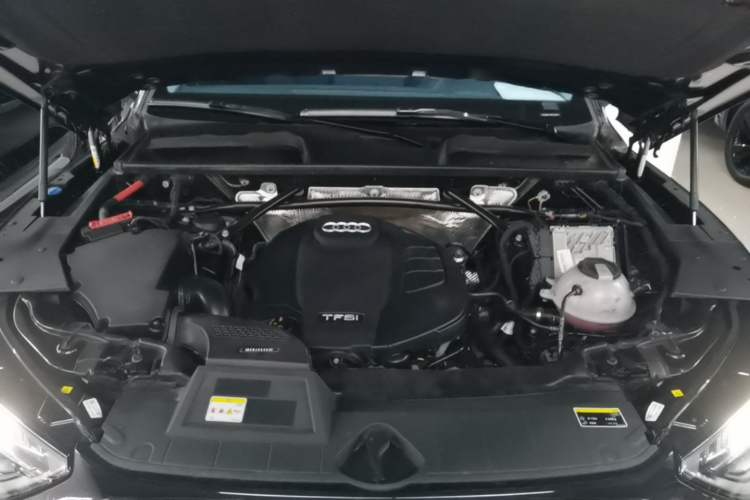 Used Audi Q5L 2022 Updated 45T Luxury Dynamic Version Engine Bay