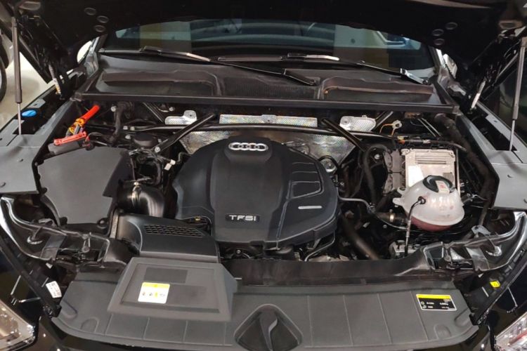Used Audi Q5L 2022 Updated 40T Luxury Dynamic Edition Engine Bay