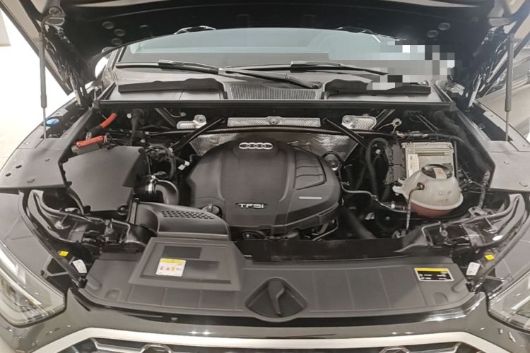 Used Audi Q5L 2022 40T Luxury Dynamic Model Engine Bay
