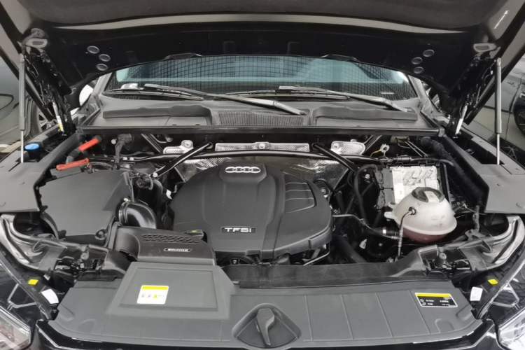 Used Audi Q5L 2022 Updated 45T Luxury Dynamic Version Engine Bay