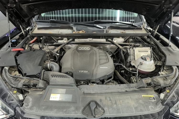 Used Audi Q5L 2022 40T Fashionable and Dynamic Model Engine Bay