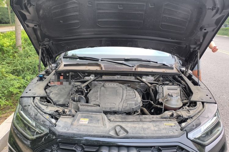 Used Audi Q5L 2022 Updated 40T Luxury Dynamic Edition Engine Bay