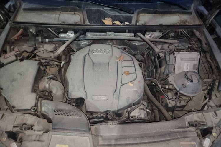 Used Audi Q5L 2022 40T Luxury Dynamic Model Engine Bay