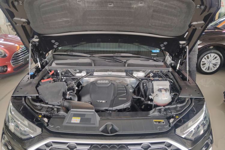 Used Audi Q5L 2022 Updated 40T Luxury Dynamic Edition Engine Bay