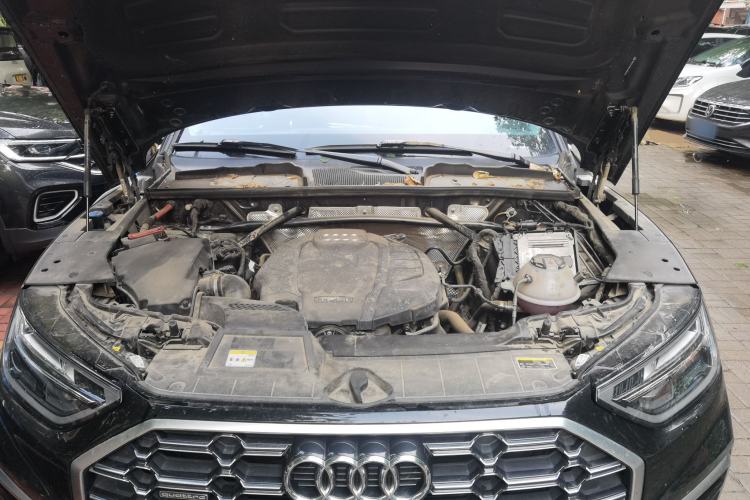 Used Audi Q5L 2022 Updated 40T Luxury Dynamic Edition Engine Bay