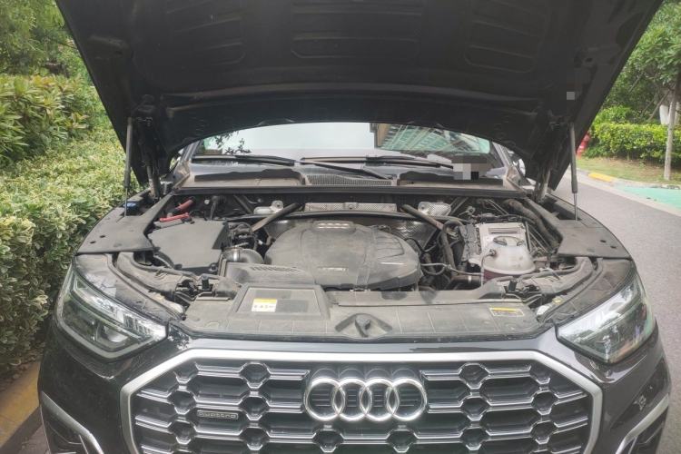 Used Audi Q5L 2022 Updated 40T Luxury Dynamic Edition Engine Bay