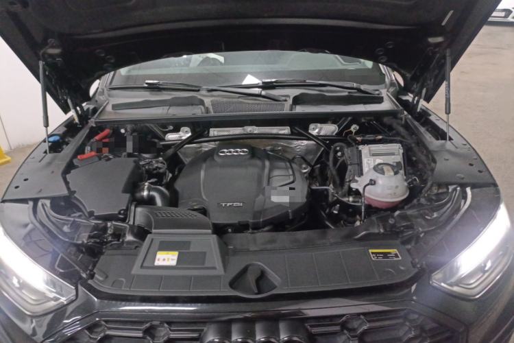 Used Audi Q5L 2022 40T Luxury Dynamic Model Engine Bay
