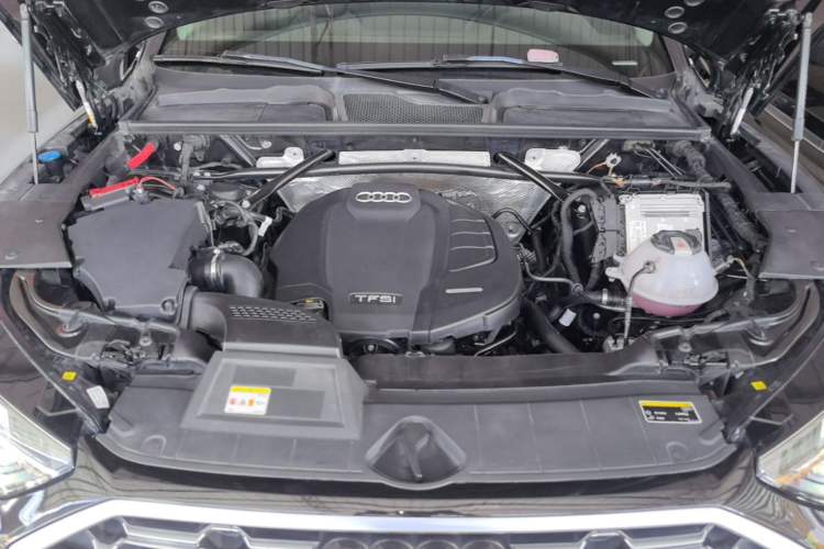 Used Audi Q5L 2022 40T Fashionable and Dynamic Model Engine Bay