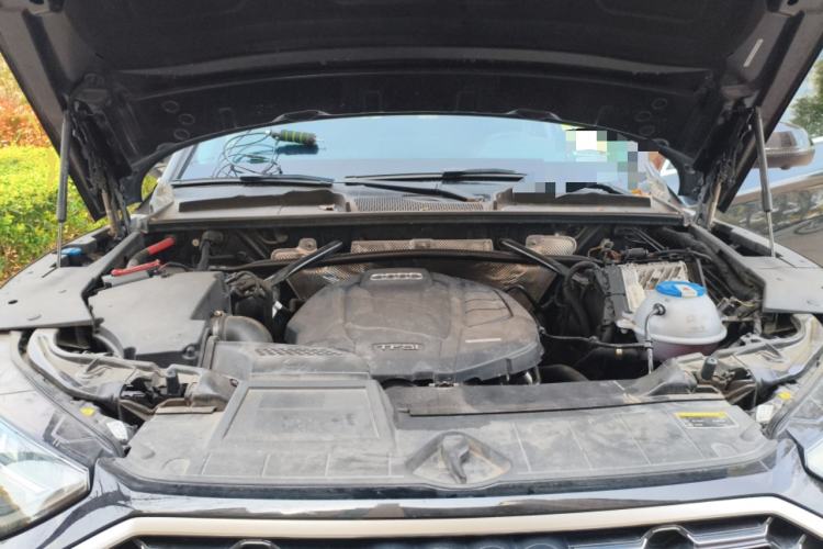 Used Audi Q5L 2022 45T Luxury Dynamic Model Engine Bay