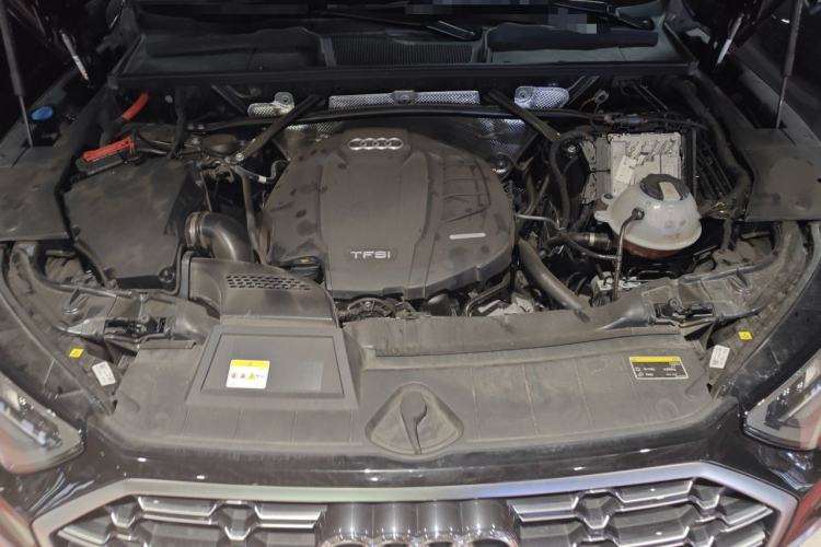 Used Audi Q5L 2022 45T Luxury Dynamic Model Engine Bay