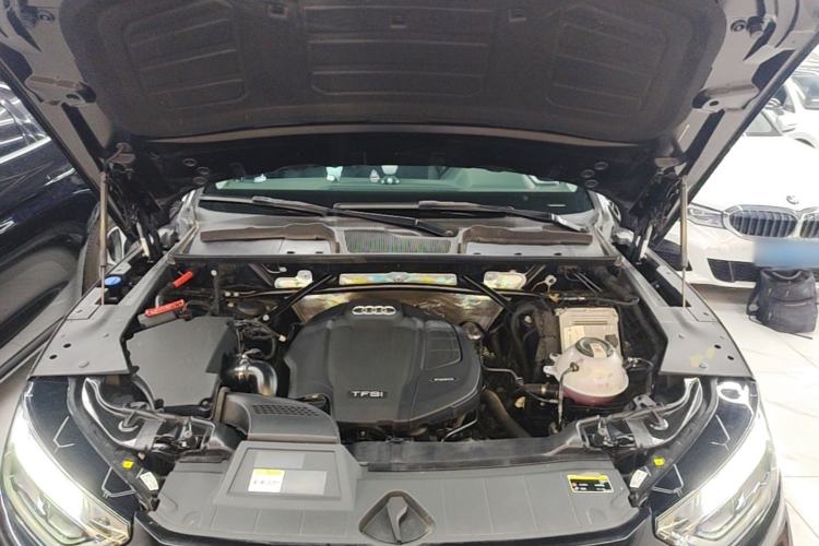 Used Audi Q5L 2022 Updated 40T Luxury Dynamic Edition Engine Bay