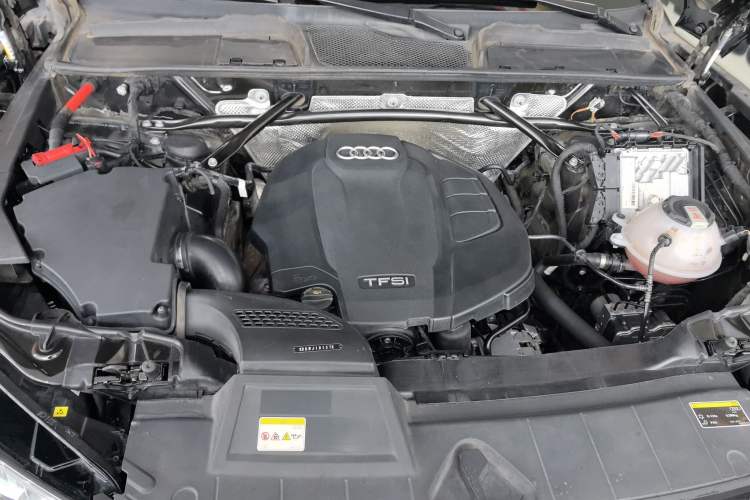 Used Audi Q5L 2022 Updated 45T Luxury Dynamic Version Engine Bay