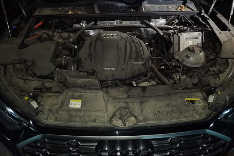 Used Audi Q5L 2022 40T Luxury Dynamic Model Engine Bay