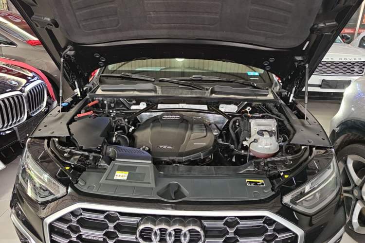 Used Audi Q5L 2022 Updated 40T Luxury Dynamic Edition Engine Bay
