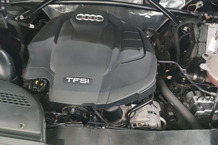 Used Audi Q5L 2022 Updated 45T Luxury Dynamic Version Engine Bay