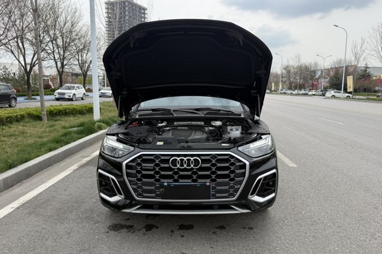 Used Audi Q5L 2022 45T Luxury Dynamic Model Engine Bay