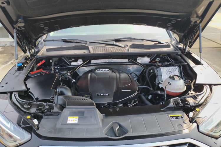 Used Audi Q5L 2022 45T Luxury Dynamic Model Engine Bay