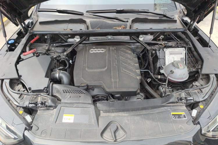 Used Audi Q5L 2022 Updated 40T Luxury Dynamic Edition Engine Bay